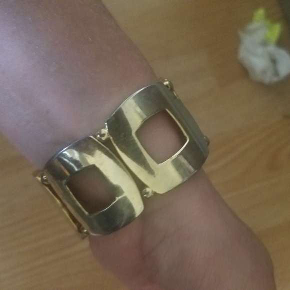 Cool cuffs - Picture 3 of 4